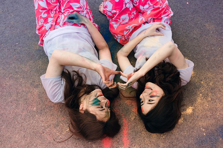 How to maintain lifelong friendship